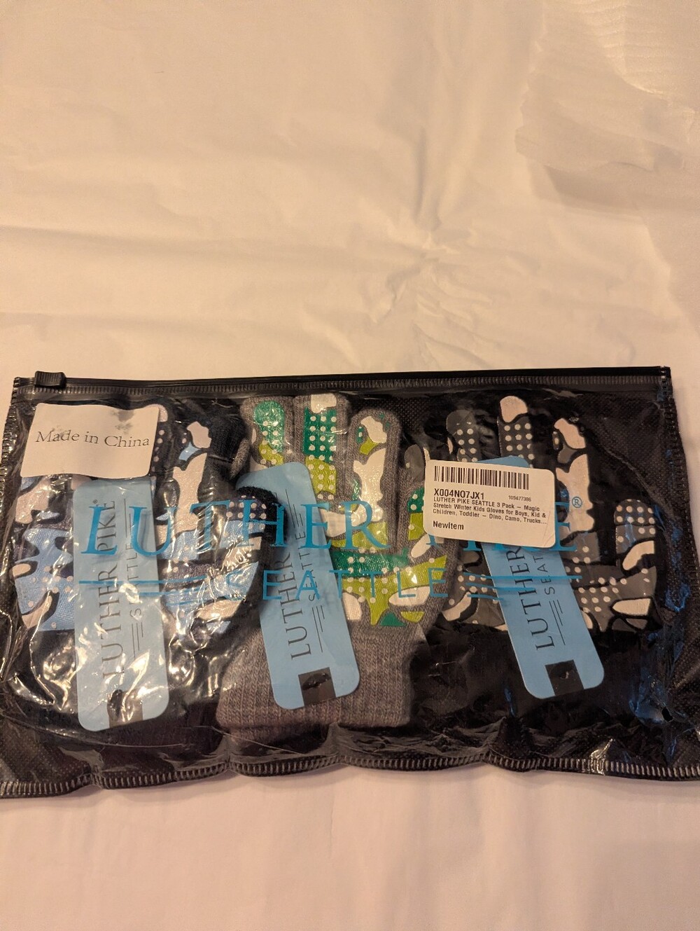 Luther Pike Seattle 3-Pack Magic Stretch Gloves Boys Dinosaur, Camo, Trucks New